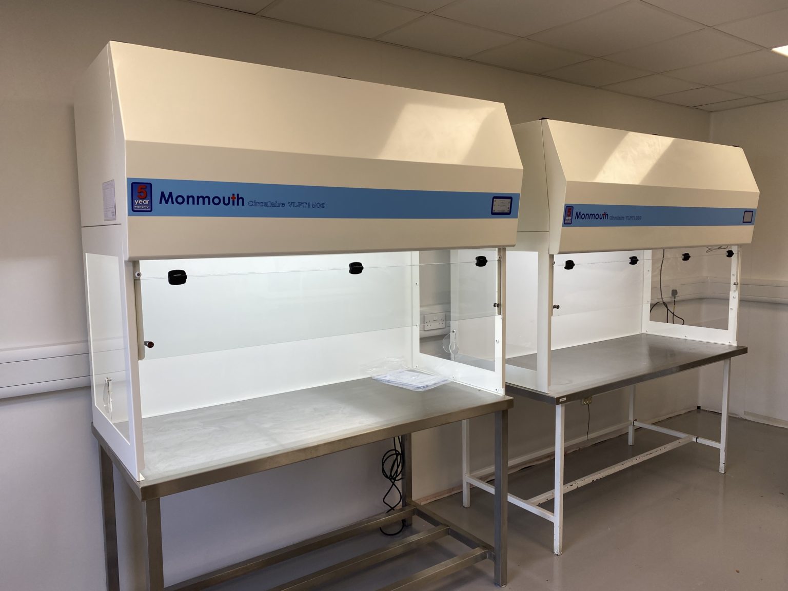 Monmouth-Scientific-Horizontal Laminar Flow Cabinet_Circulaire-HLF_003